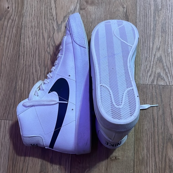 Nike Blazers - Picture 4 of 5